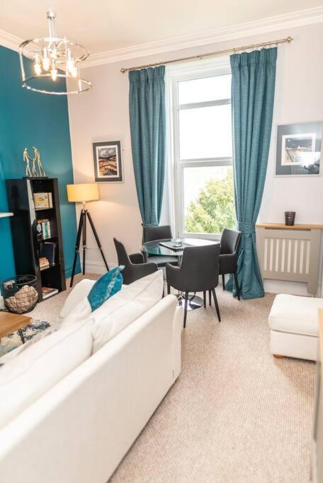 * Popular * Stunning Quiet Apartment By The Sea トーキー エクステリア 写真